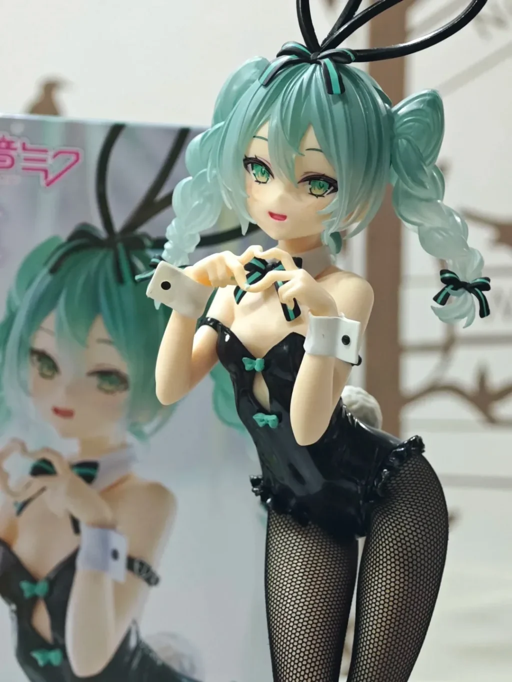 kf Sf2a8957be1d746f59265f63bad235c390 - Hatsune Miku Merch
